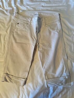 Hudson Jeans Cream Cropped Pants with Rolled Cuffs